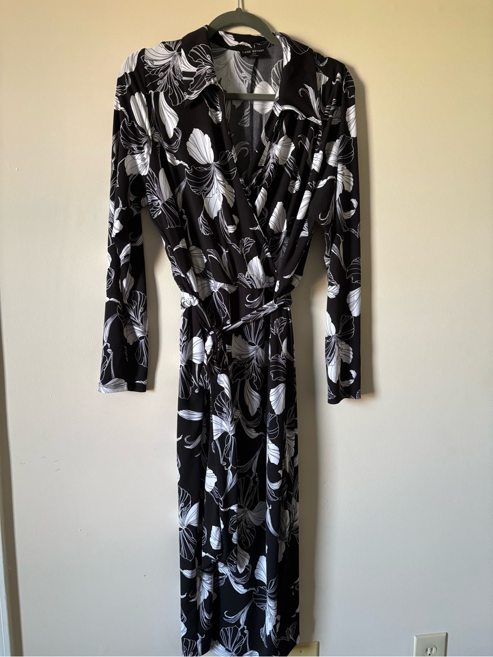 Lane Bryant Black & White Floral dress - Classic Long Sleeve 18/20
